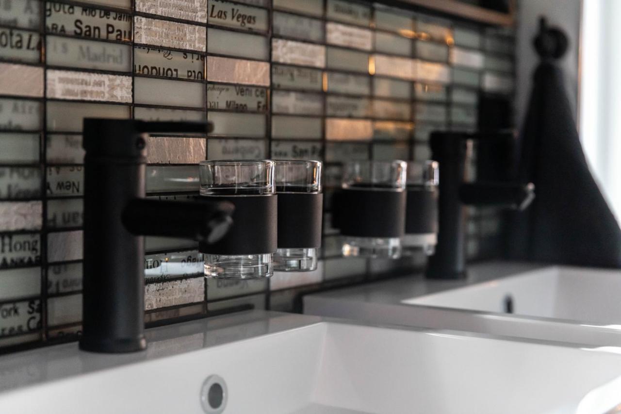 Hotel Wellnessboat De Michiel De Ruyter Groningen Zewnętrze zdjęcie